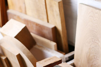 Exploring the Different Types of Wood Used in Bed Frames: Benefits and Advantages